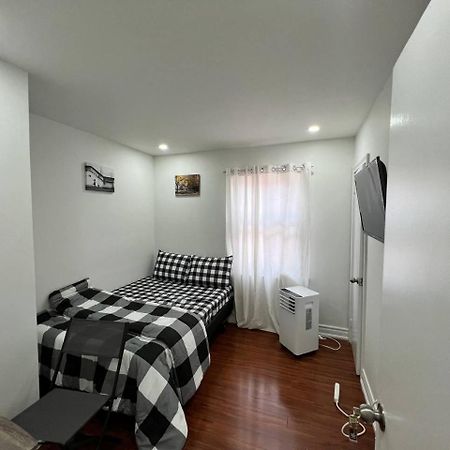 #1 Convvy-Nient Residence! Торонто Екстер'єр фото