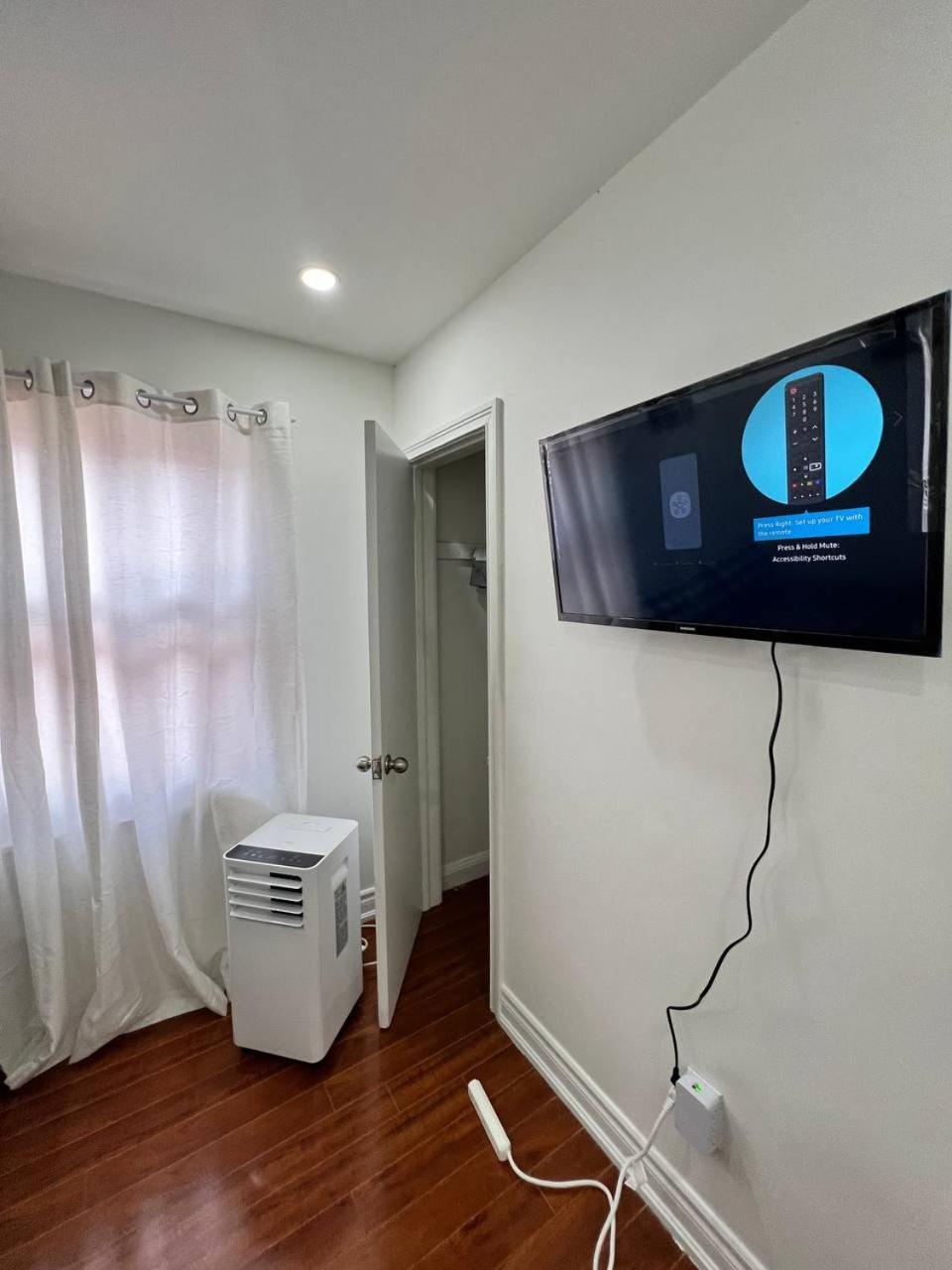 #1 Convvy-Nient Residence! Торонто Екстер'єр фото