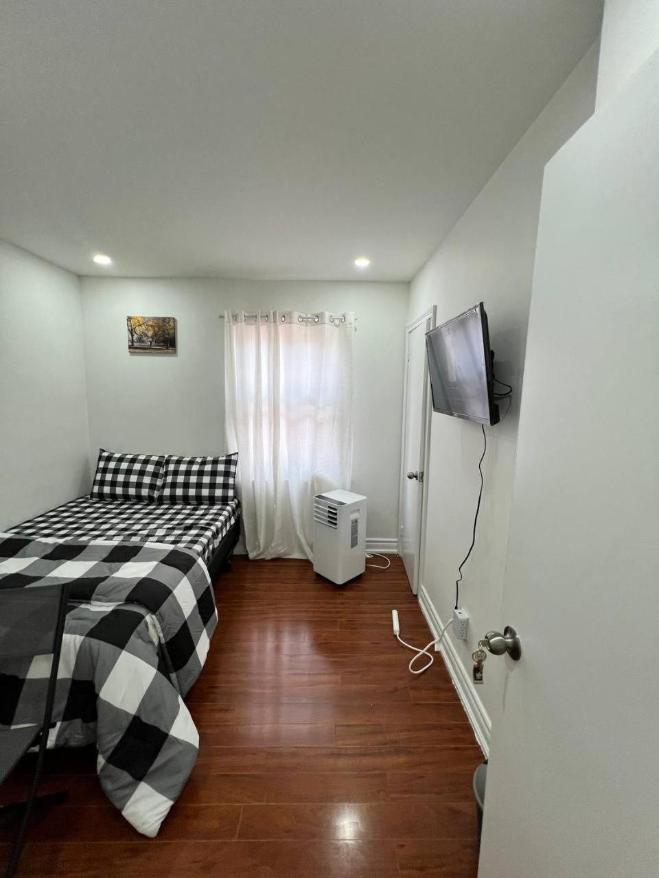 #1 Convvy-Nient Residence! Торонто Екстер'єр фото