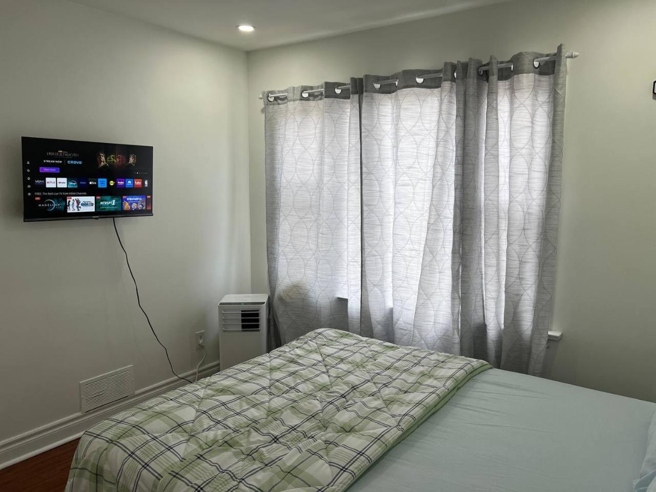 #1 Convvy-Nient Residence! Торонто Екстер'єр фото
