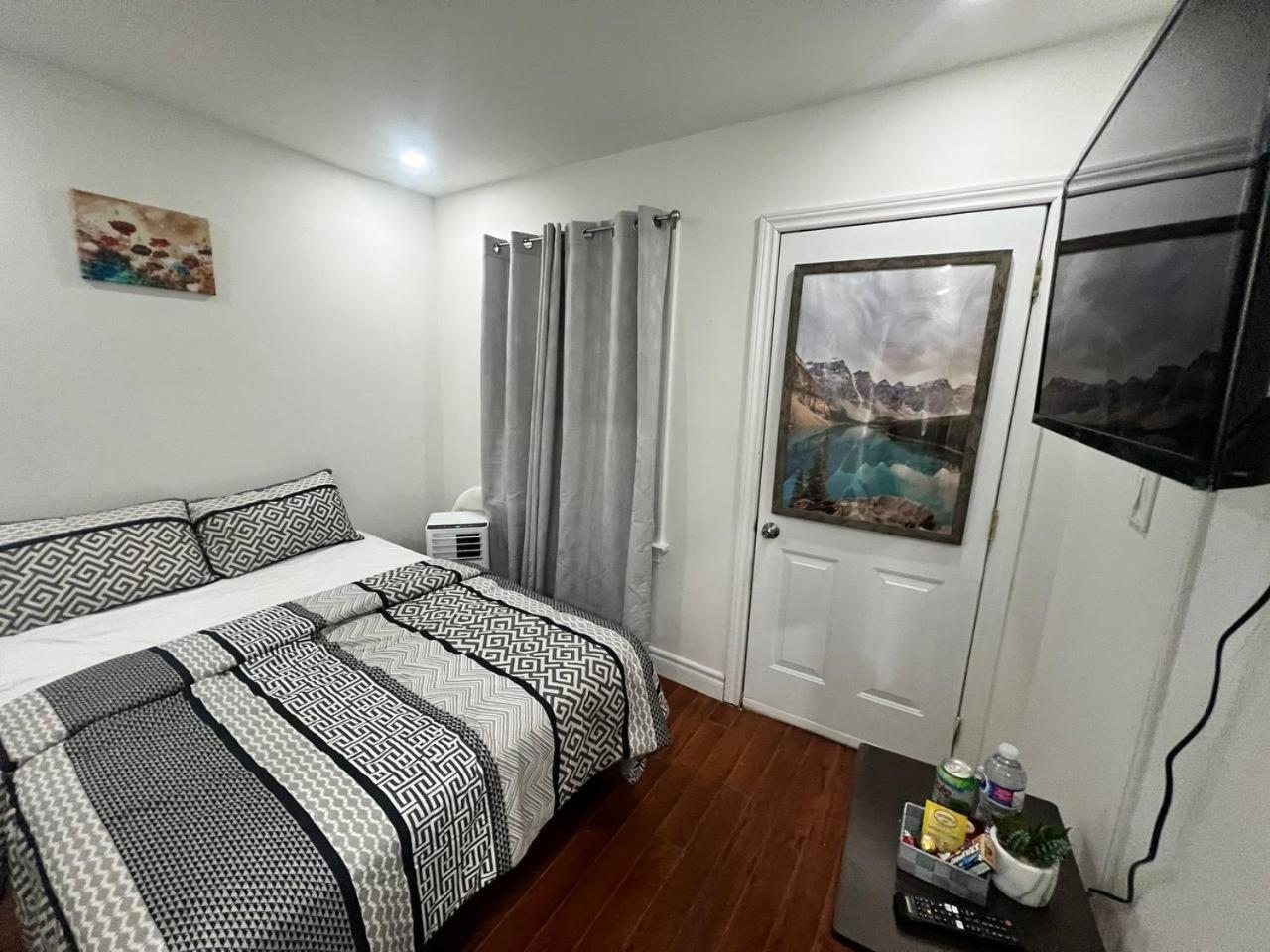 #1 Convvy-Nient Residence! Торонто Екстер'єр фото