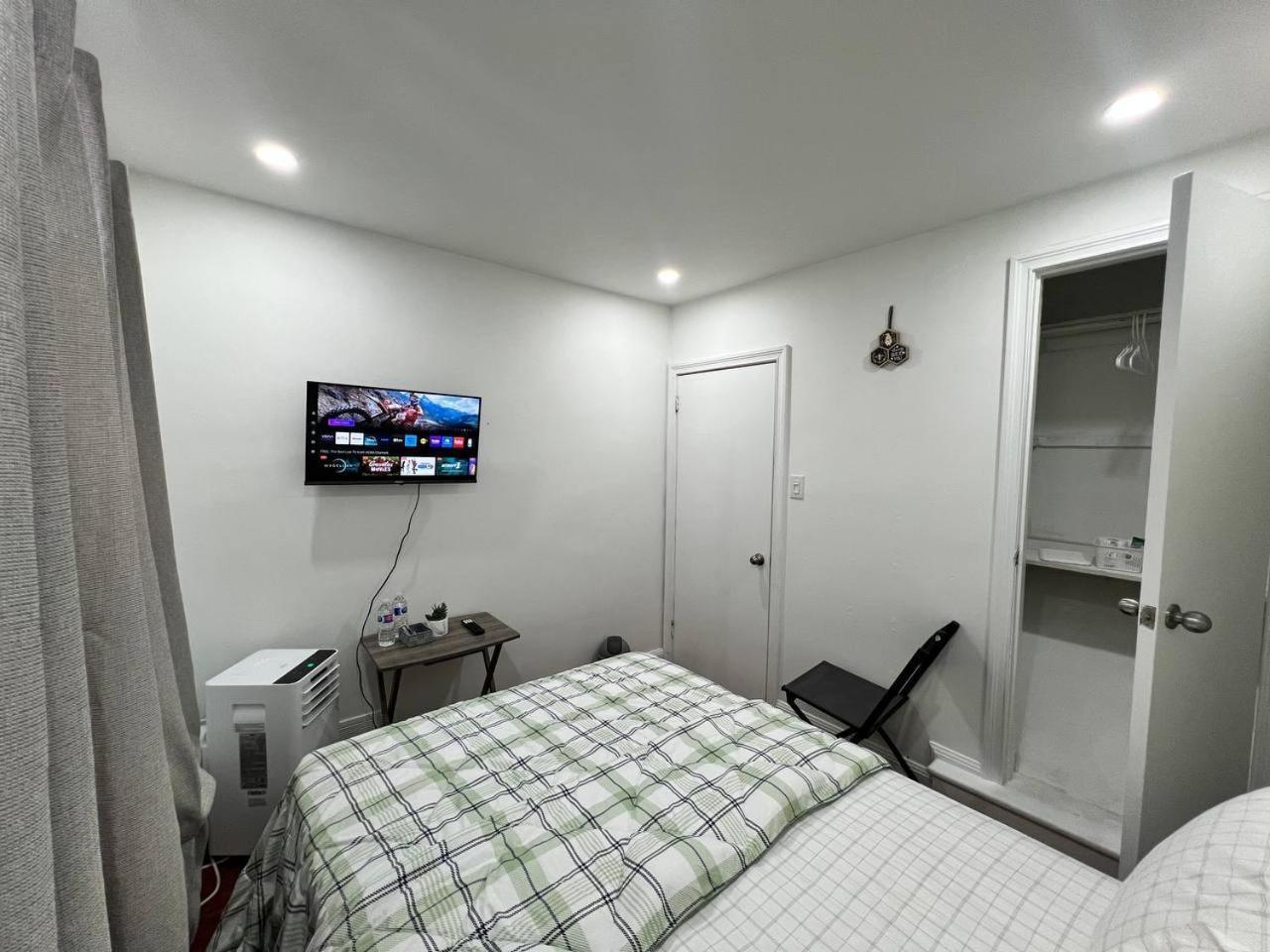 #1 Convvy-Nient Residence! Торонто Екстер'єр фото