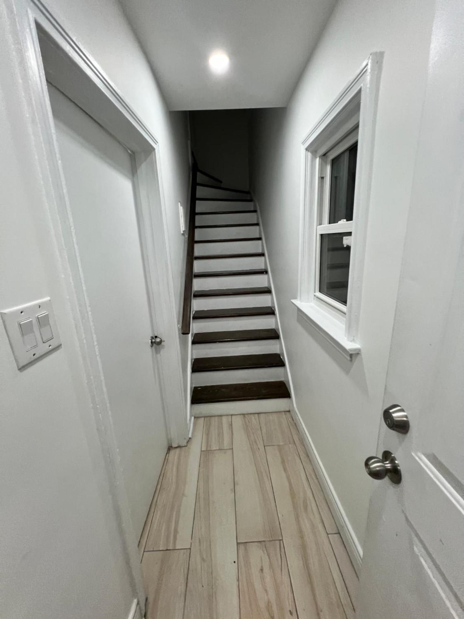 #1 Convvy-Nient Residence! Торонто Екстер'єр фото